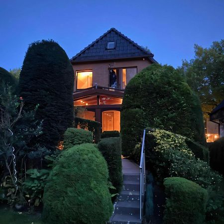Gartenblick-Oase: Obergeschosswohnung In Hamburg Bagian luar foto
