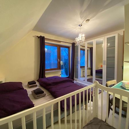 Gartenblick-Oase: Obergeschosswohnung In Hamburg Bagian luar foto