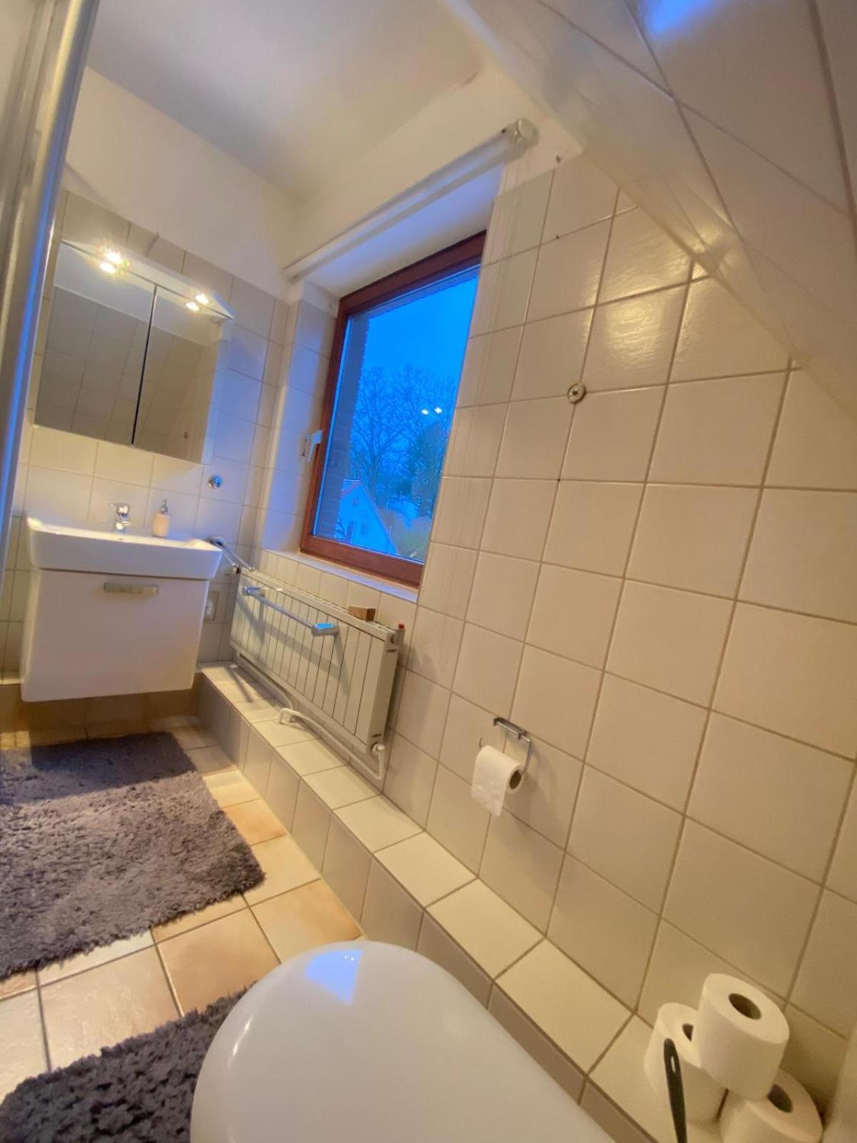 Gartenblick-Oase: Obergeschosswohnung In Hamburg Bagian luar foto