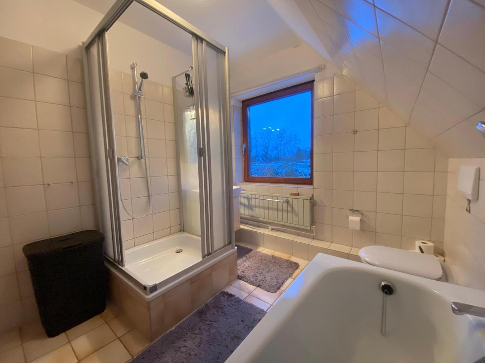 Gartenblick-Oase: Obergeschosswohnung In Hamburg Bagian luar foto